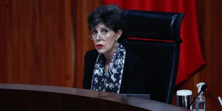 Janine Otálora renuncia al TEPJF; Senado solo toma conocimiento y queda vacante la magistratura