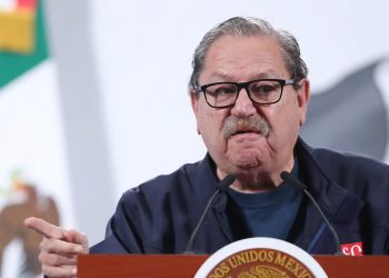 Senadora Malú Micher exige disculpa de Paco Ignacio Taibo II por comentarios machistas sobre literatura femenina