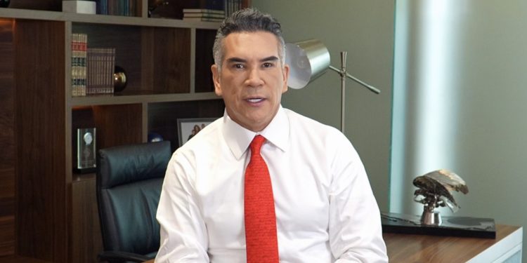 “Gobiernos estúpidos y corruptos”, Alito Moreno arremete contra Morena