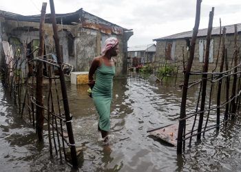 Huracán Melissa deja al menos 49 muertos en el Caribe y daños millonarios