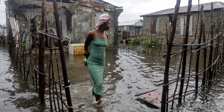 Huracán Melissa deja al menos 49 muertos en el Caribe y daños millonarios