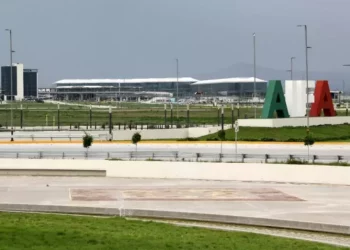 Sheinbaum asegura que se busca resolver afectaciones en rutas aéreas del AIFA sin poner en riesgo a usuarios ni inversión