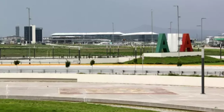 Sheinbaum asegura que se busca resolver afectaciones en rutas aéreas del AIFA sin poner en riesgo a usuarios ni inversión