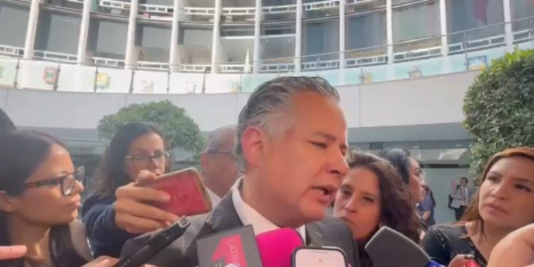 Santiago Nieto revela que presentó 10 denuncias por “huachicol fiscal” durante su gestión en la UIF