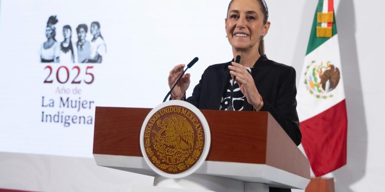 “No puede haber retroactividad”, Sheinbaum cuestiona transitorio incluido en la Ley de Amparo