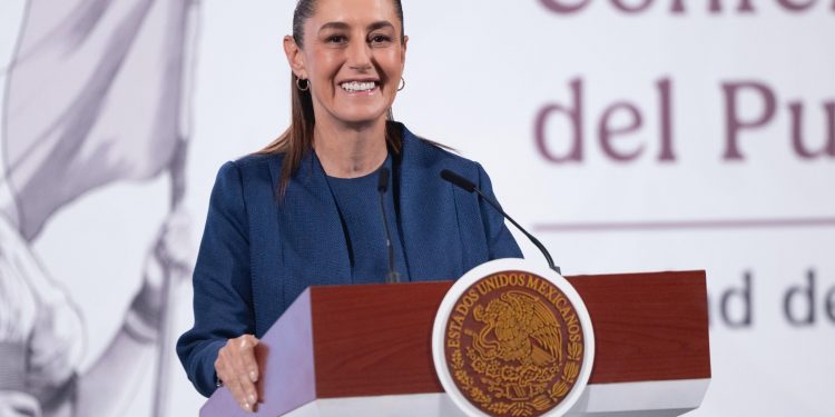 Sheinbaum anuncia apoyos inmediatos de 8 mil pesos y obras integrales en zonas afectadas por lluvias