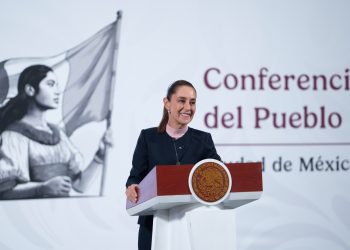 Sheinbaum rechaza decisión de EU sobre rutas aéreas; exige respeto a la soberanía nacional