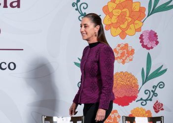 Sheinbaum rechaza que Pemex esté en riesgo y afirma disminución histórica del huachicol