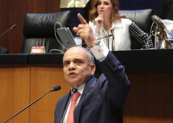 Añorve acusa “tentación autoritaria” de gobiernos de Morena y exige respeto pleno a la libertad de expresión