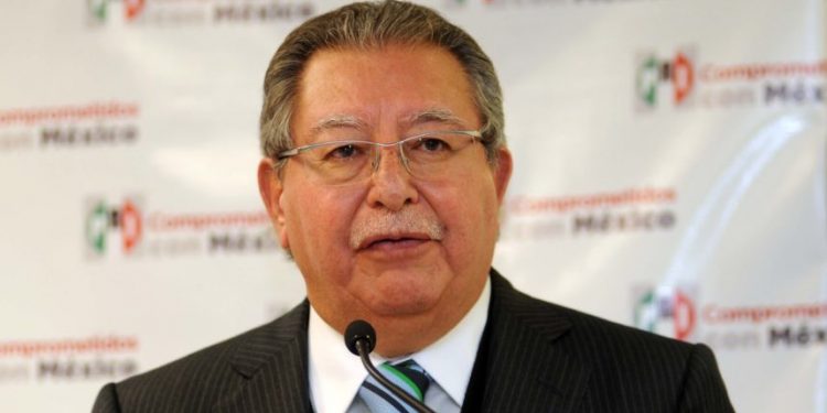 Alejandro Moreno lamenta el fallecimiento de Francisco Rojas Gutiérrez, exdirector de Pemex y la CFE