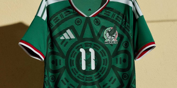 Presenta Adidas el nuevo jersey de México para el Mundial de 2026, inspirado en Francia 98