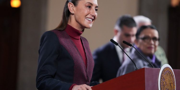 Sheinbaum llama a no aprobar “al vapor” la reforma sobre revocación de mandato; “es un tema que debe abrirse a discusión”