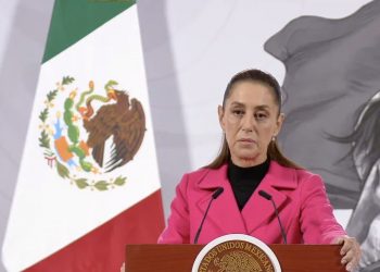 Sheinbaum anuncia que todos los caminos están abiertos y que en dos semanas iniciará la reconstrucción tras las lluvias