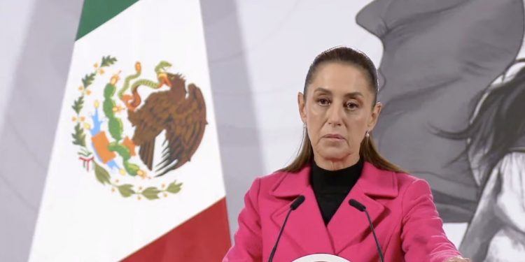 Sheinbaum anuncia que todos los caminos están abiertos y que en dos semanas iniciará la reconstrucción tras las lluvias