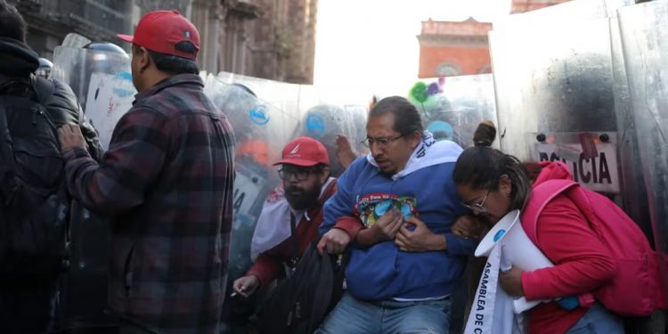 Sheinbaum cuestiona plantón de la CNTE: “No se entiende si hay diálogo y mesas de trabajo abiertas”