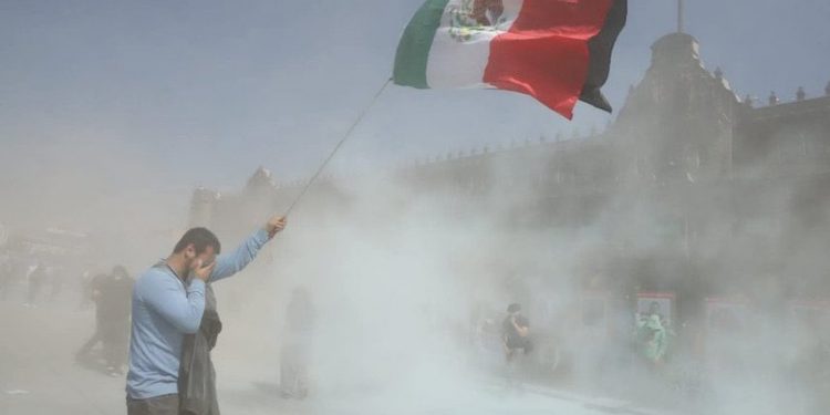 Alejandro Moreno acusa a Morena de responder con “brutalidad” a protestas juveniles