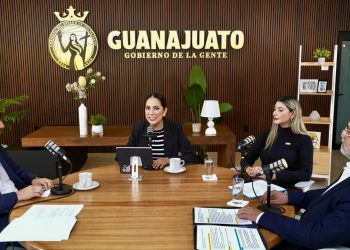 Guanajuato anuncia 2 mil becas para mujeres en creación de apps e inteligencia artificial