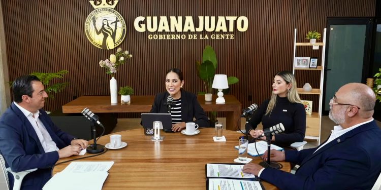 Guanajuato anuncia 2 mil becas para mujeres en creación de apps e inteligencia artificial