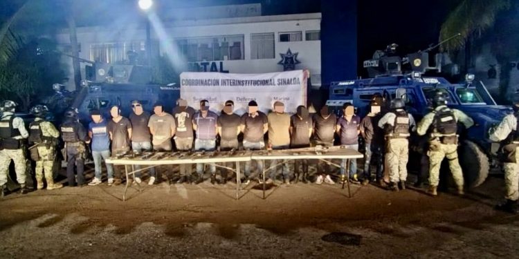 Detienen al “L-12”,objetivo prioritario y a 14 presuntos criminales en operativos coordinados en Sinaloa