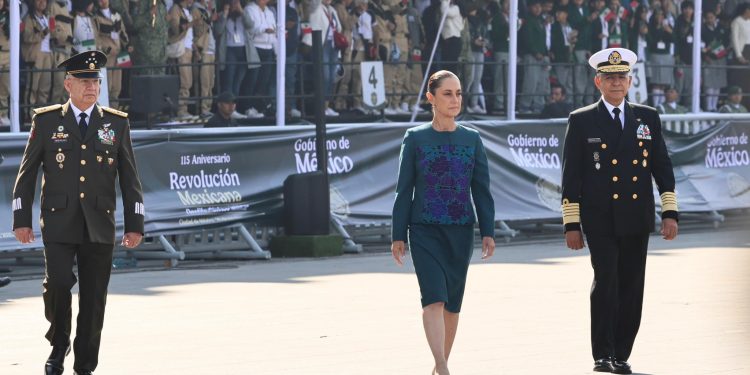 “México no volverá a caminar hacia atrás”, Sheinbaum reivindica la transformación en aniversario de la Revolución