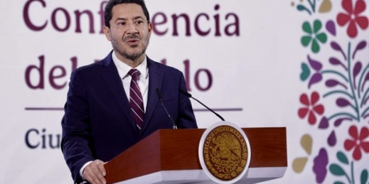 Acusan a Martí Batres de vínculos políticos con el Bloque Negro; PAN y PRI exigen investigación