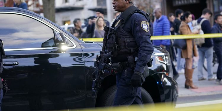 Mueren dos agentes de la Guardia Nacional en tiroteo cerca de la Casa Blanca; Trump fue notificado del ataque