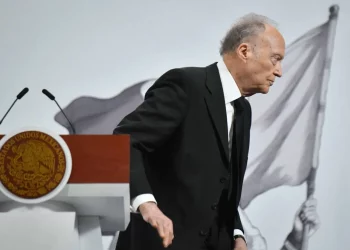 Gertz Manero dejaría la FGR; Senado iniciaría procedimiento para sustituirlo