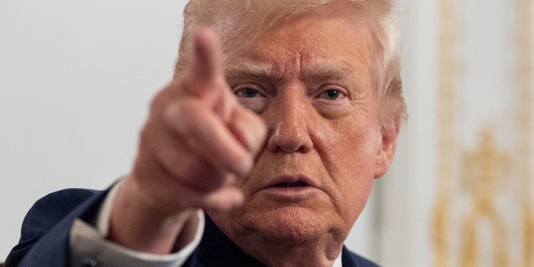 Trump ordena cerrar el espacio aéreo venezolano; aumenta la tensión con el gobierno de Maduro