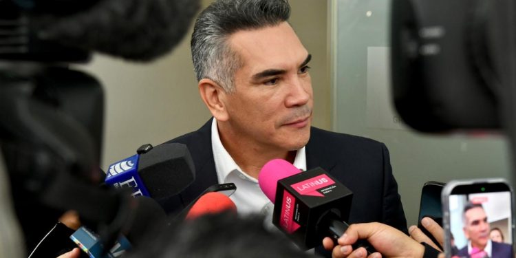 Alejandro Moreno acusa “montaje” tras acoso a Sheinbaum