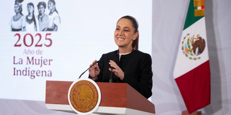 Sheinbaum descarta crisis de medicamentos y confirma que empresas incumplidas no volverán a ser contratadas