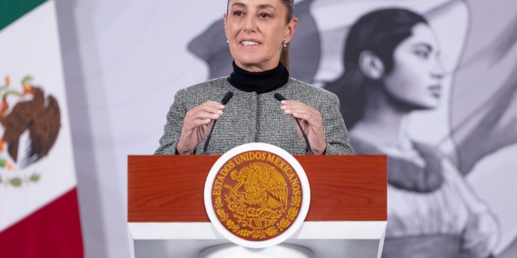 Sheinbaum descarta “rebelión interna” por críticas de Marx Arriaga y respalda gestión de Mario Delgado en la SEP