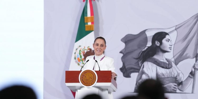 Sheinbaum defiende envío de petróleo a Cuba y subraya que se realiza de manera legal y bajo acuerdos históricos