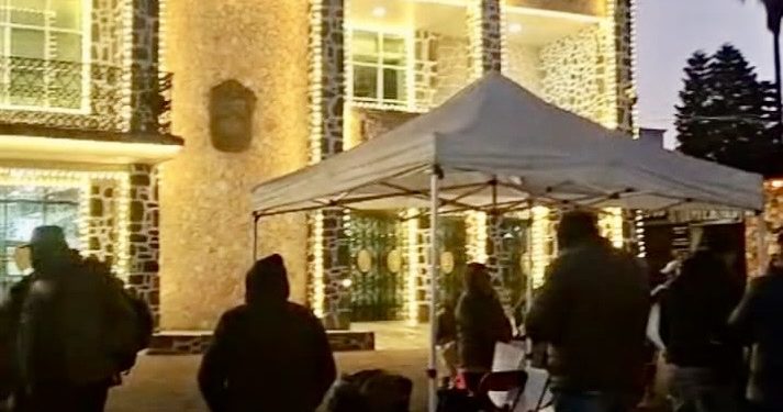 Realizan plantón en Tecámac ante ola de despidos; acusan presión estatal y ruptura en Morena