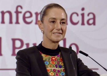 Sheinbaum destaca respaldo popular y afirma que no existen los escenarios que harían volver a AMLO