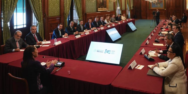 Sheinbaum acuerda con empresarios la creación de un Consejo para Promoción de Inversiones