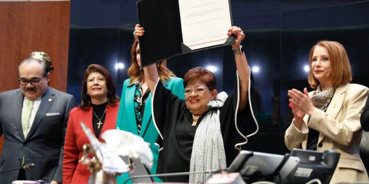Senado elige a Ernestina Godoy como nueva fiscal general; promete que no habrá persecución política ni impunidad