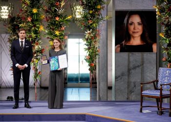 Hija de María Corina Machado recibe el Nobel de la Paz 2025 en Oslo ante ausencia de la líder opositora