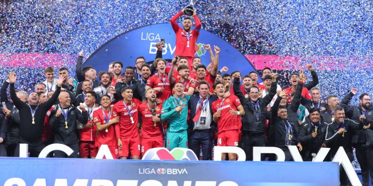 Toluca se corona bicampeón de la Liga MX tras una final de alarido ante Tigres