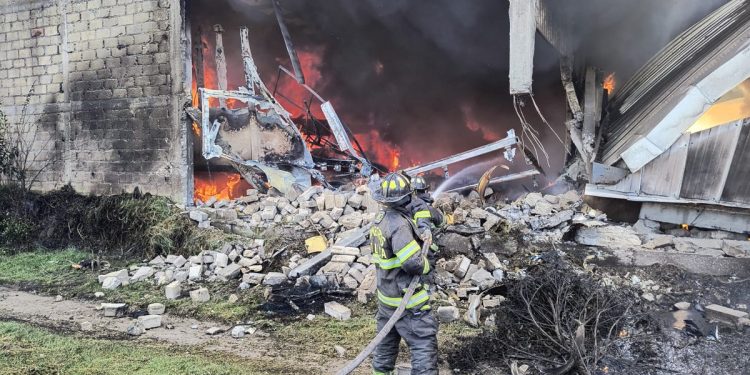 Se desploma jet procedente de Guerrero en Toluca; fallecen siete integrantes de una familia