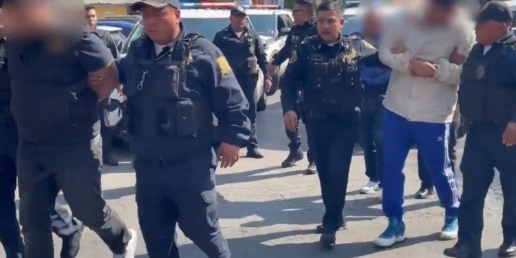 Operativo contra extorsión en la Cuauhtémoc deja un policía herido y cuatro detenidos