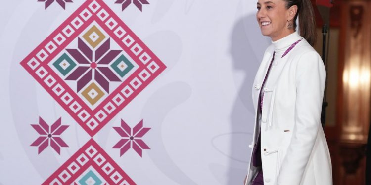 Sheinbaum considera innecesaria la “Ley Esposa” y confía en reglas de paridad vigentes