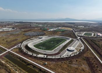 “¡Viva la transformación!”: Sheinbaum defiende cancelación del aeropuerto y celebra parque en Texcoco