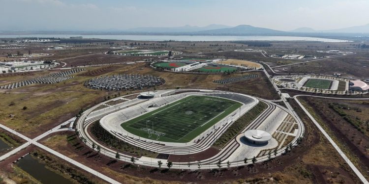 “¡Viva la transformación!”: Sheinbaum defiende cancelación del aeropuerto y celebra parque en Texcoco