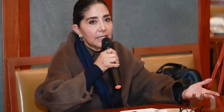 Barrales acusa al gobierno de “chicanear” la propuesta de 40 horas