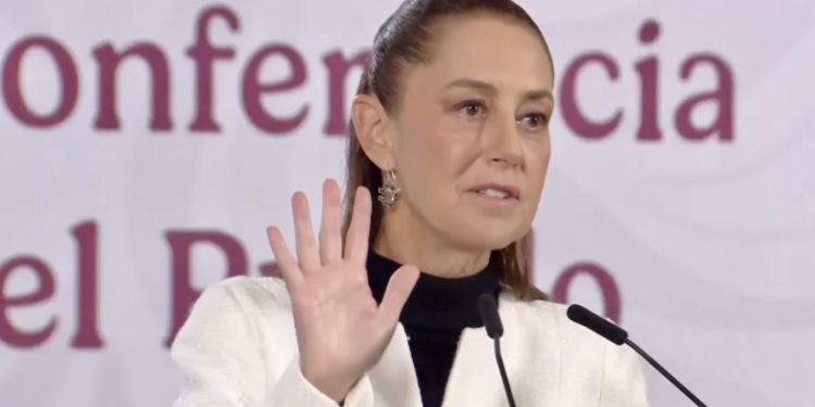Sheinbaum presume cinco “buenas noticias económicas” para México: empleo, peso fuerte, bolsas al alza y aumento al salario mínimo
