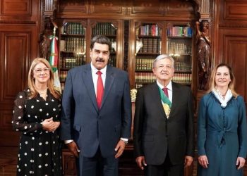 López Obrador reaparece y condena “secuestro” de Maduro; pide a Trump “mandar al carajo a los halcones”