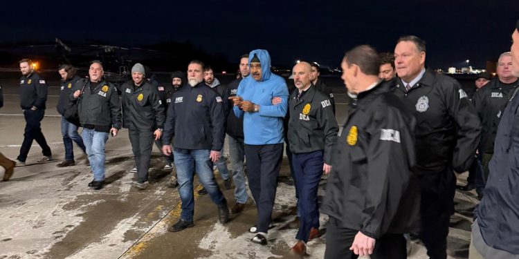 Maduro llega a Nueva York bajo custodia de autoridades de EEUU; enfrenta acusaciones por narcoterrorismo