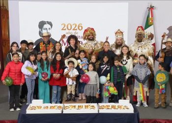 Cuestionan a Sheinbaum: “¿Por qué quitaste los dulces?” en festejo de Día de Reyes