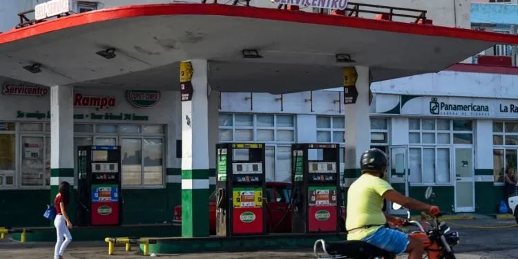PRI acusa a Morena de “regalar petróleo a Cuba” y de encarecer la gasolina para los mexicanos