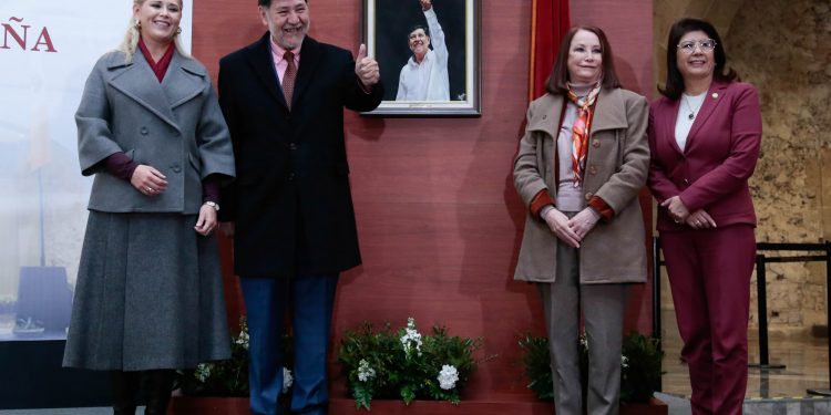 En medio de la polémica, Fernández Noroña devela su retrato oficial de 32 mil pesos